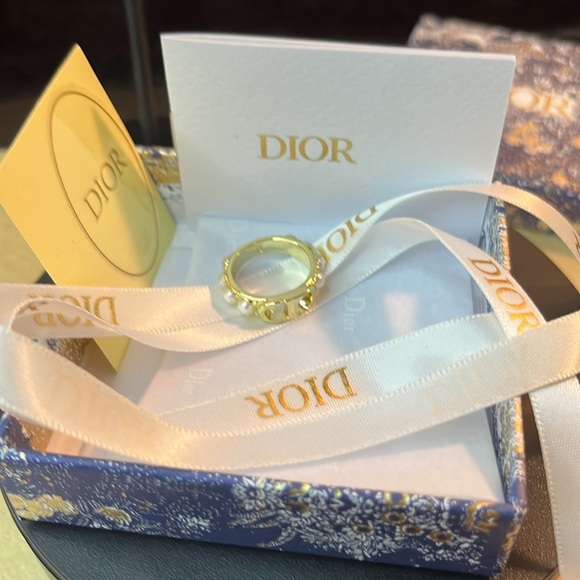 DIOR CD & FAUX PEARL COSTUME JEWELRY RING SIZE S - Picture 4 of 14